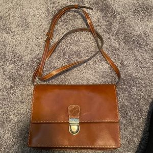 Patricia Nash crossbody w/ wristlet strap